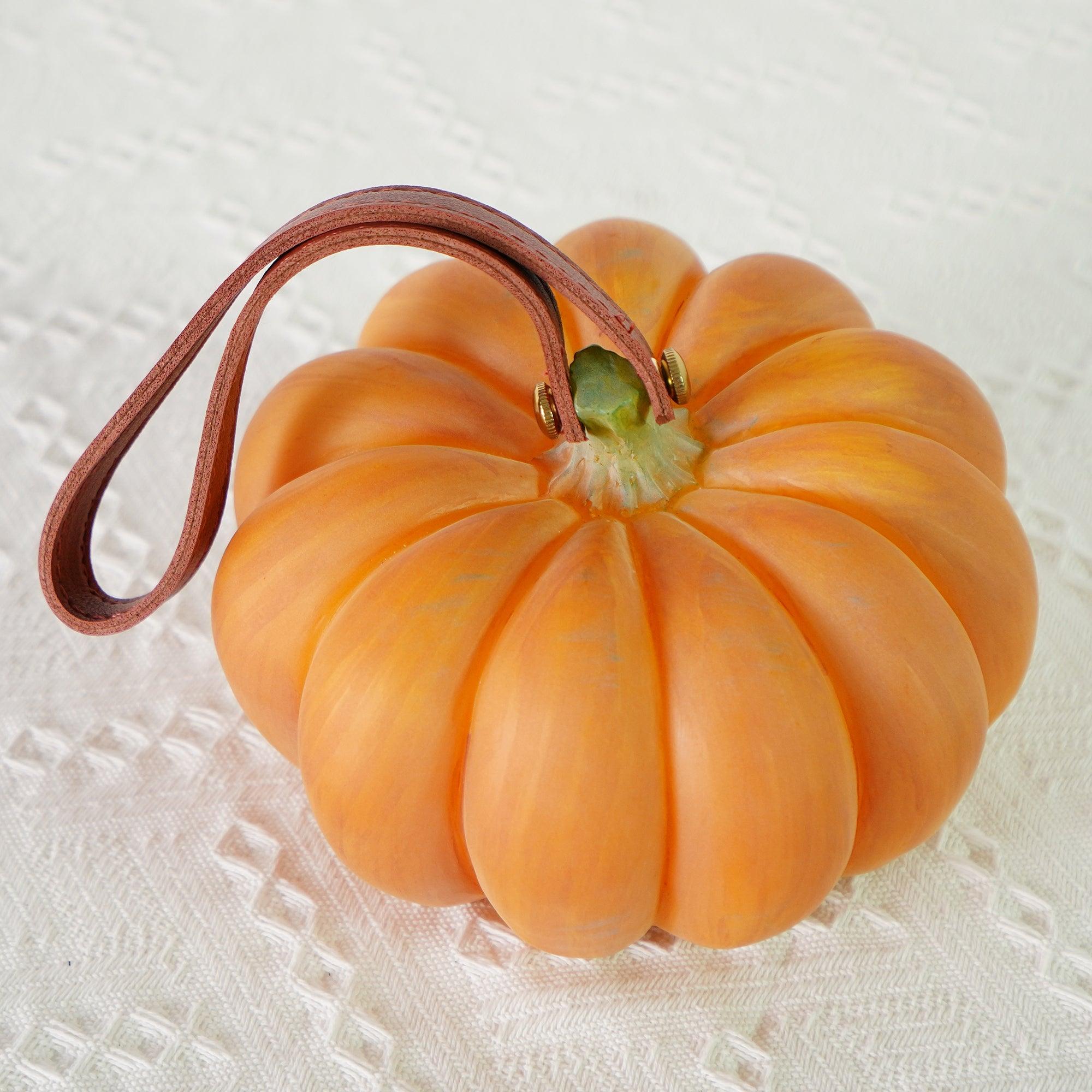 WOW Portable Pumpkin Built-in Battery Table Lamp