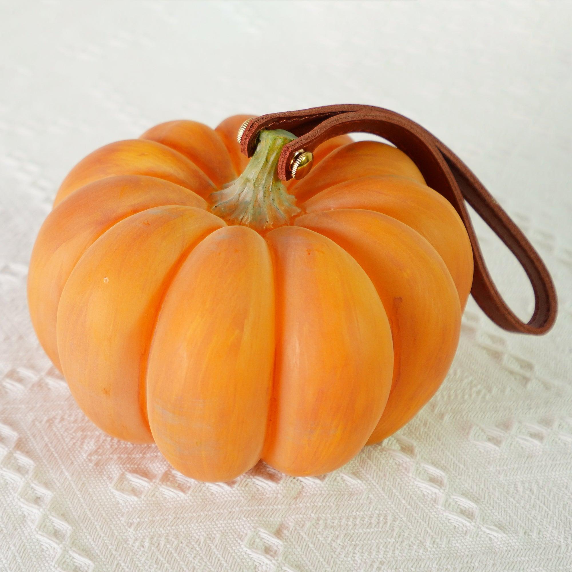 WOW Portable Pumpkin Built-in Battery Table Lamp