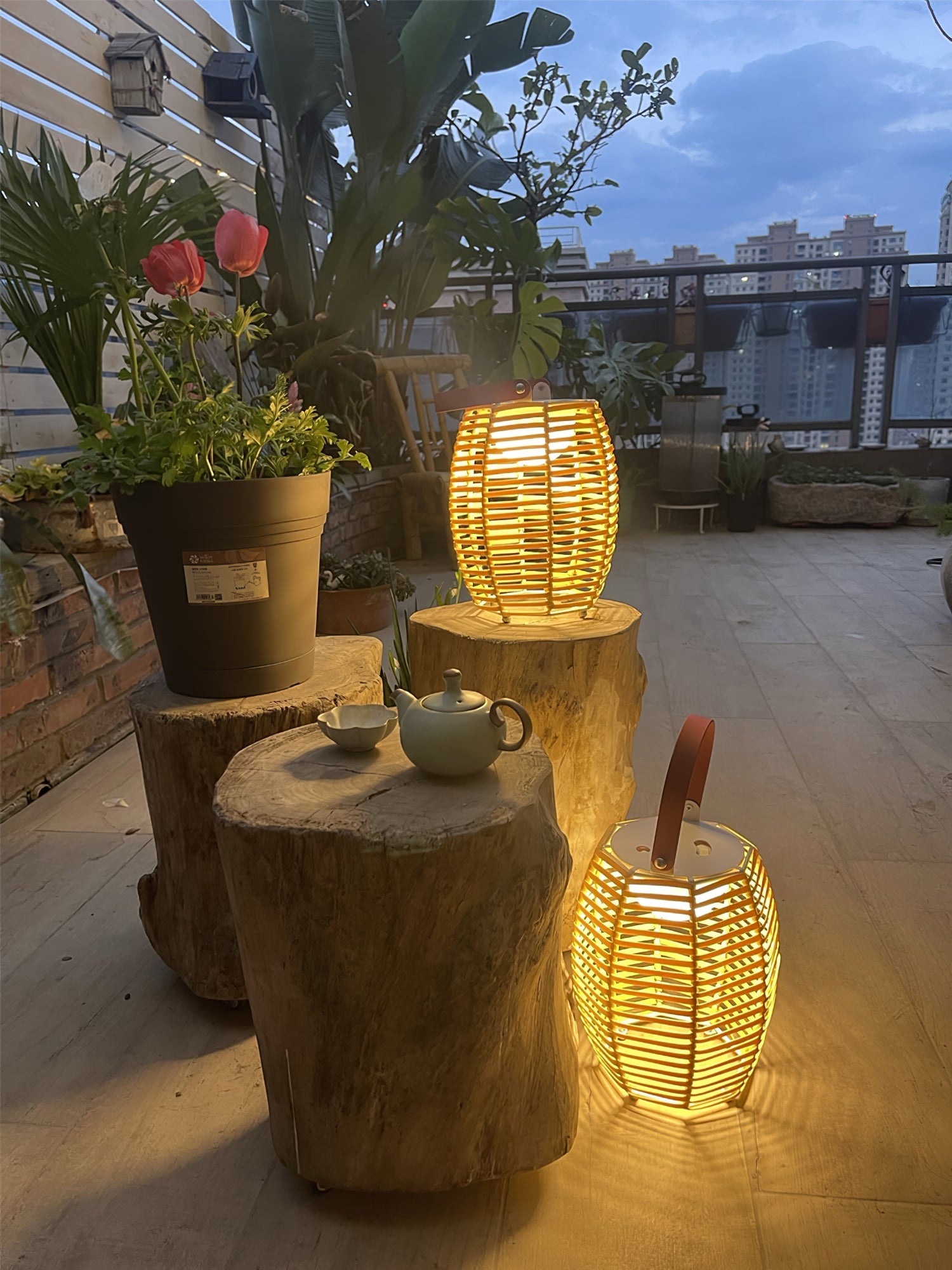 WOW Lantern Built-in Battery Table Lamp
