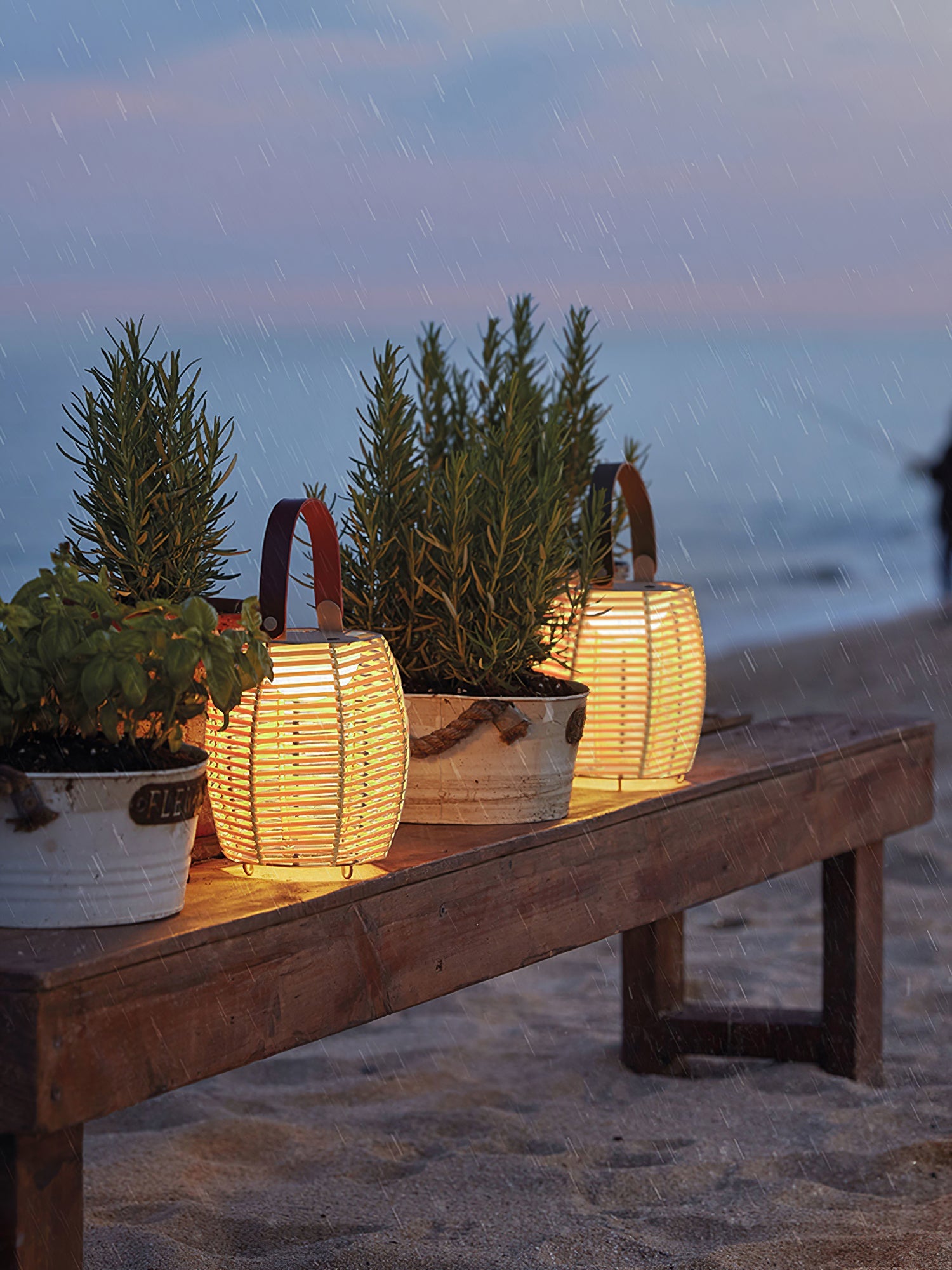 WOW Lantern Built-in Battery Table Lamp