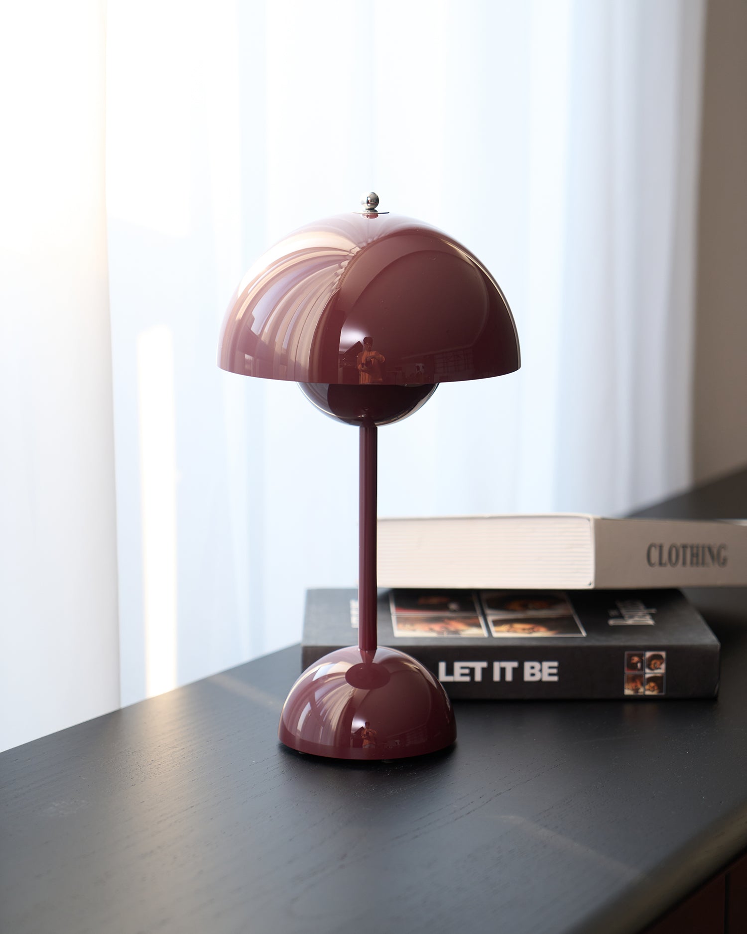 Rechargeable LED small desk lamp