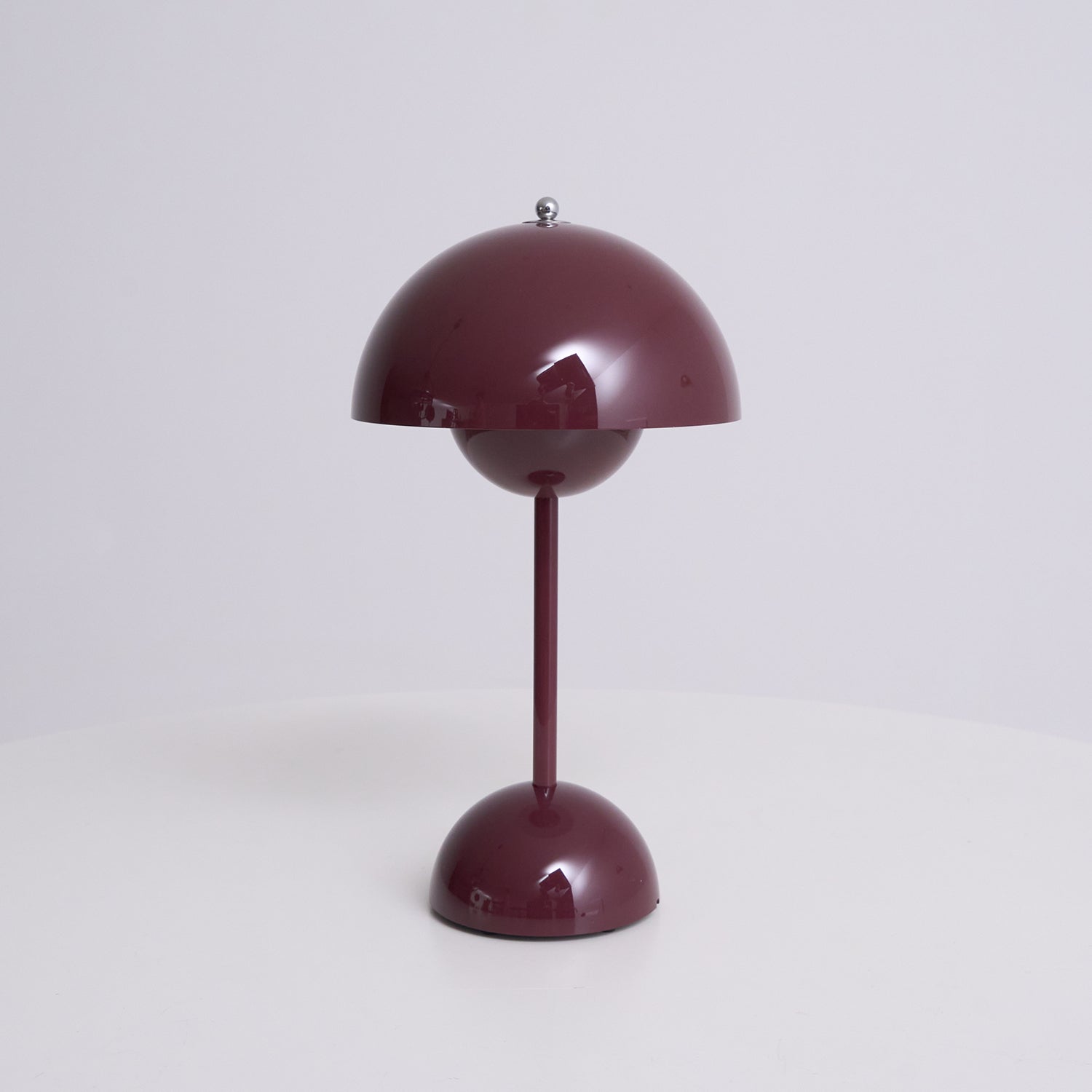 Rechargeable LED small desk lamp