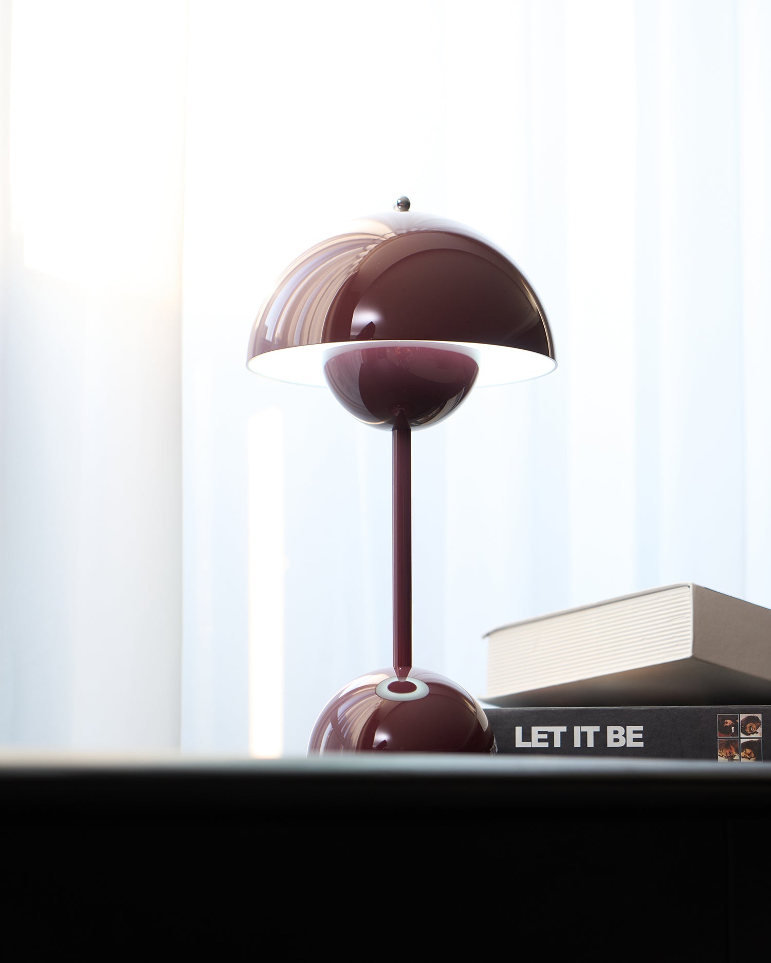 Rechargeable LED small desk lamp