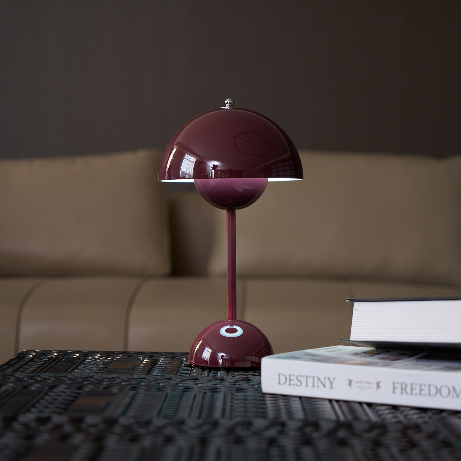 Rechargeable LED small desk lamp