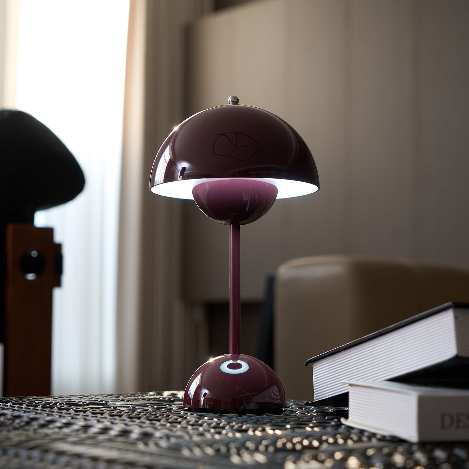 Rechargeable LED small desk lamp