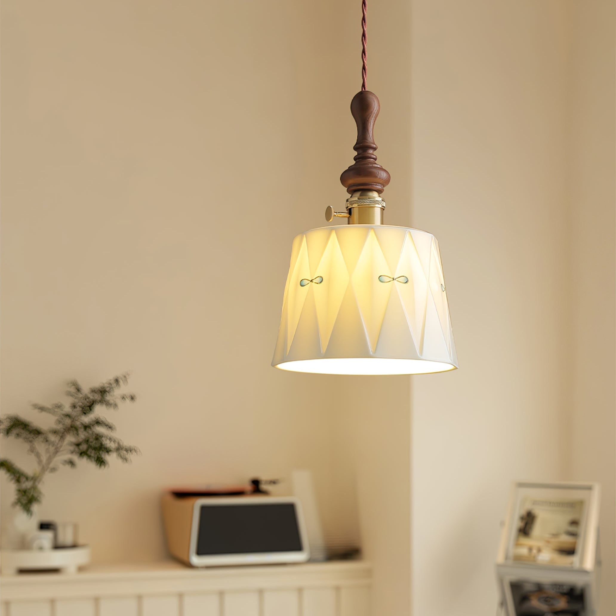 WOW Roselind Ceramic Pendant Light