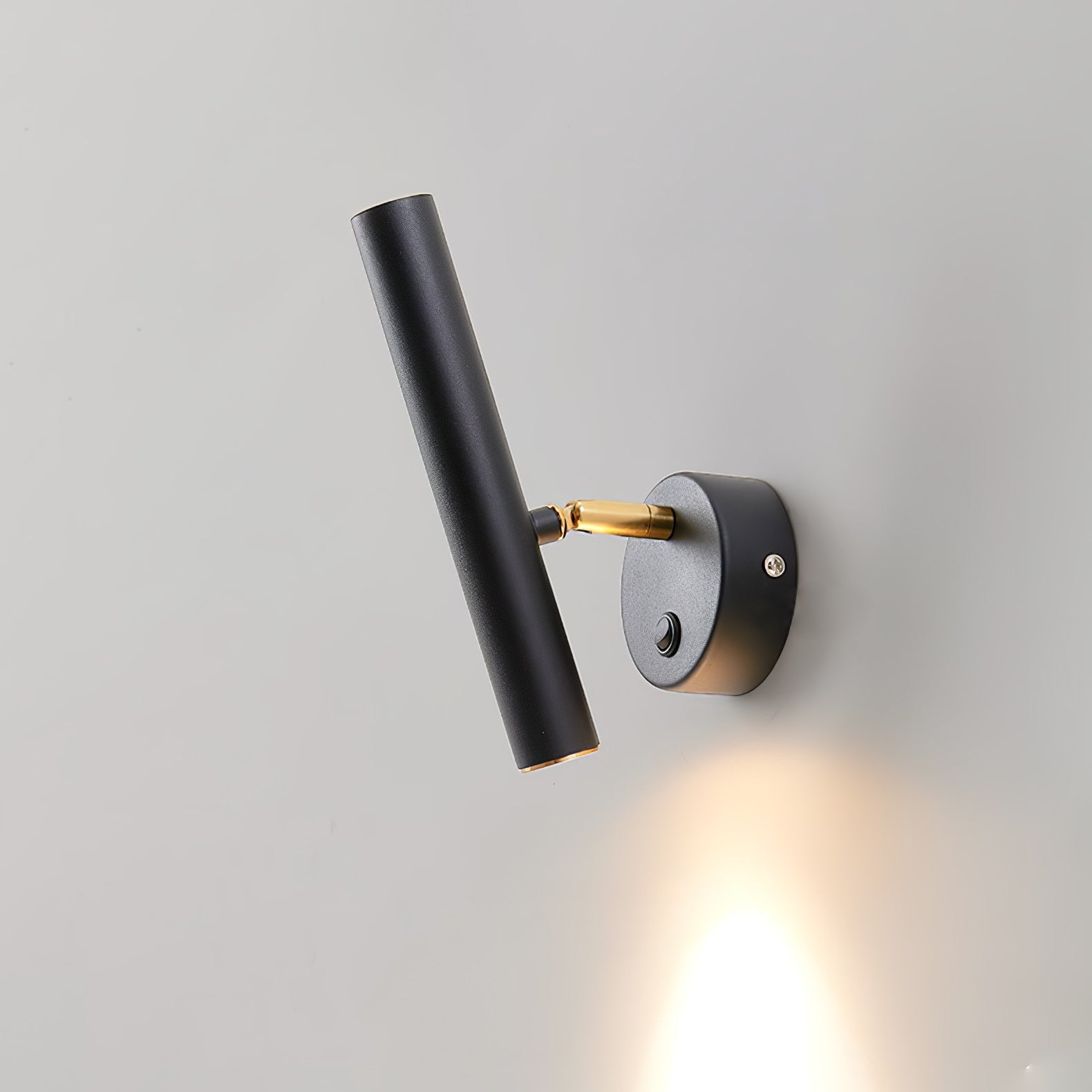 WOW Slender Adjustable Wall Lamp