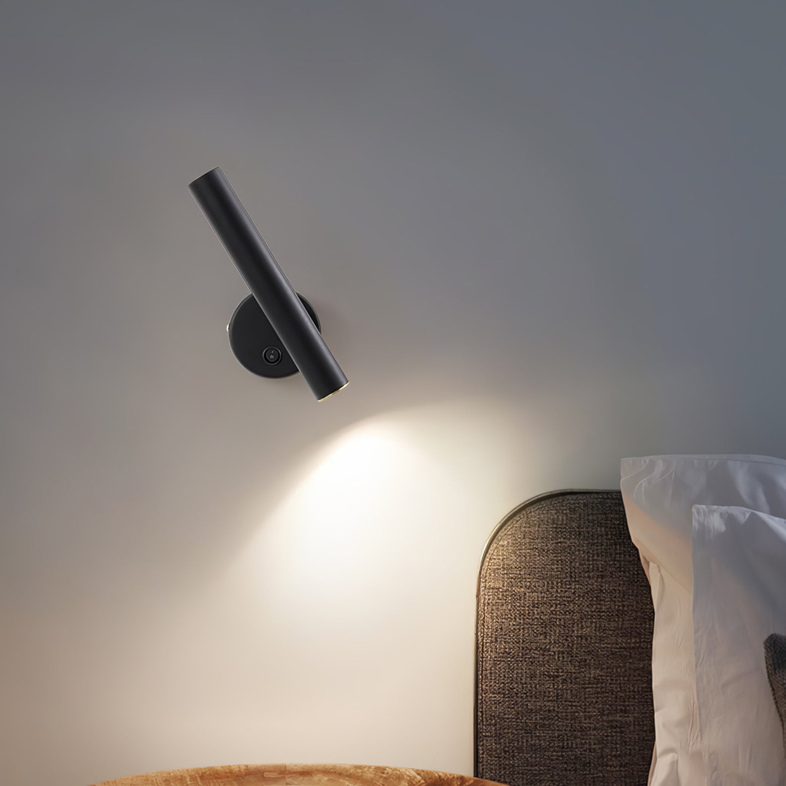 WOW Slender Adjustable Wall Lamp