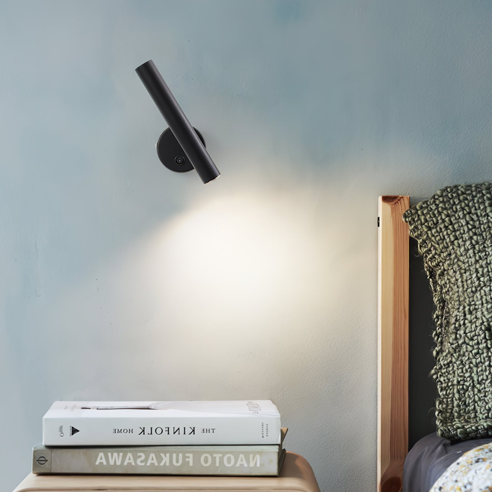 WOW Slender Adjustable Wall Lamp