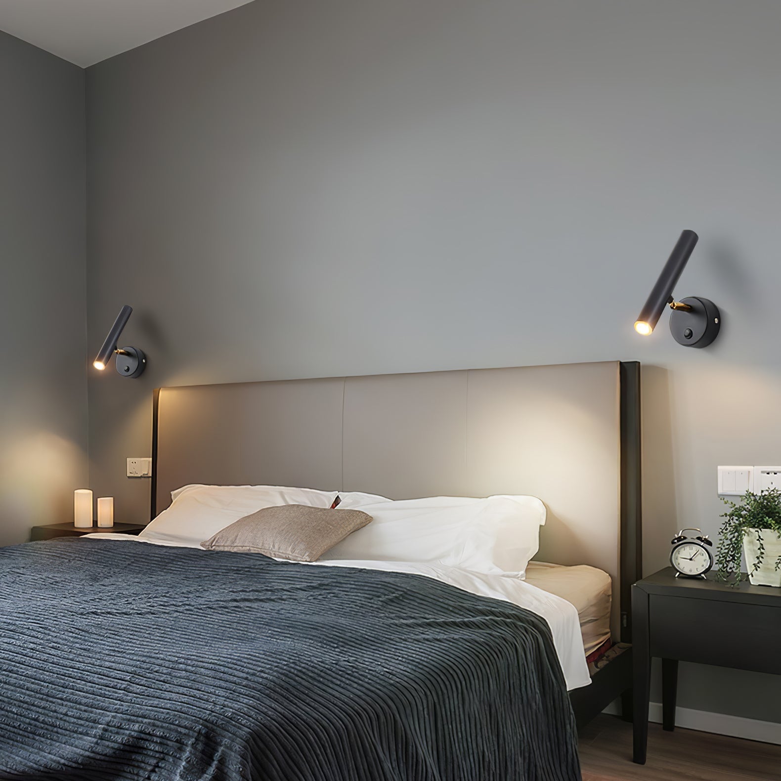 WOW Slender Adjustable Wall Lamp