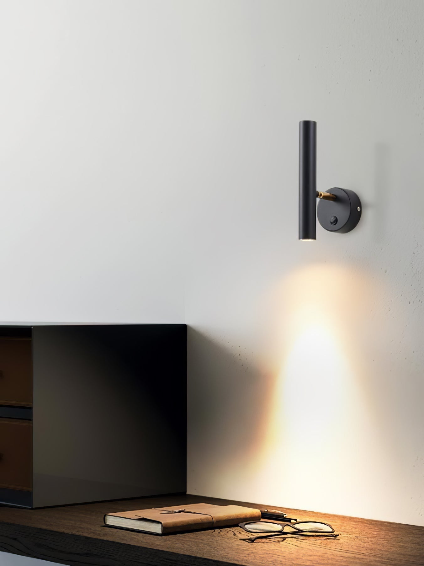 WOW Slender Adjustable Wall Lamp