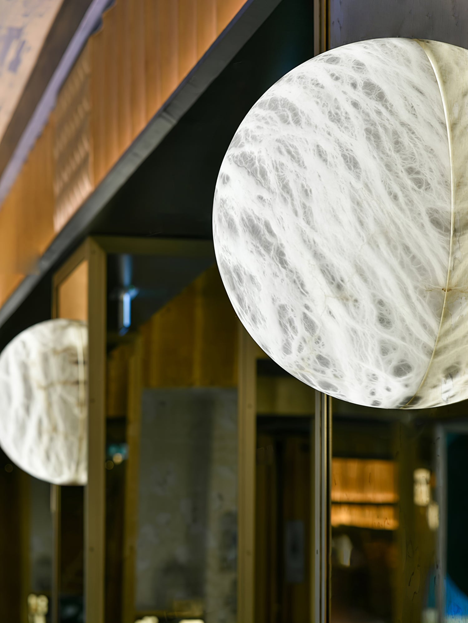WOW Snowflake Alabaster Wall Sconce