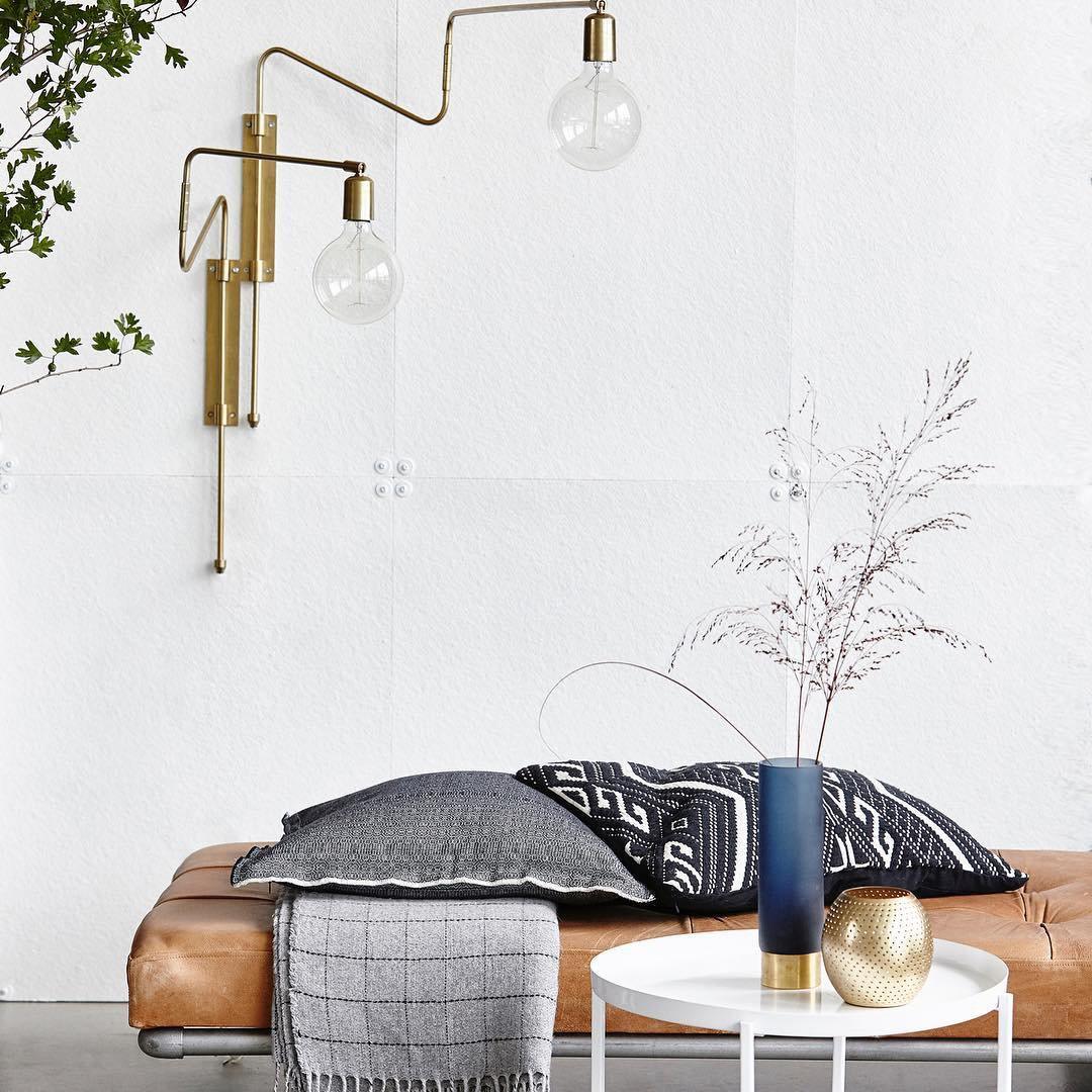 WOW Swing Wall Lamp