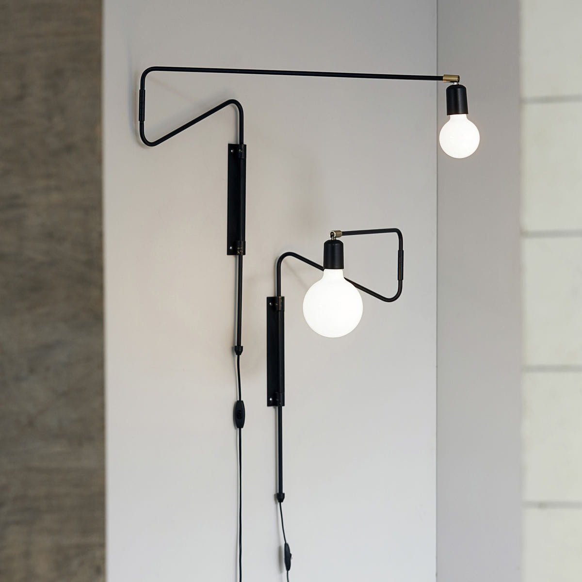 WOW Swing Wall Lamp