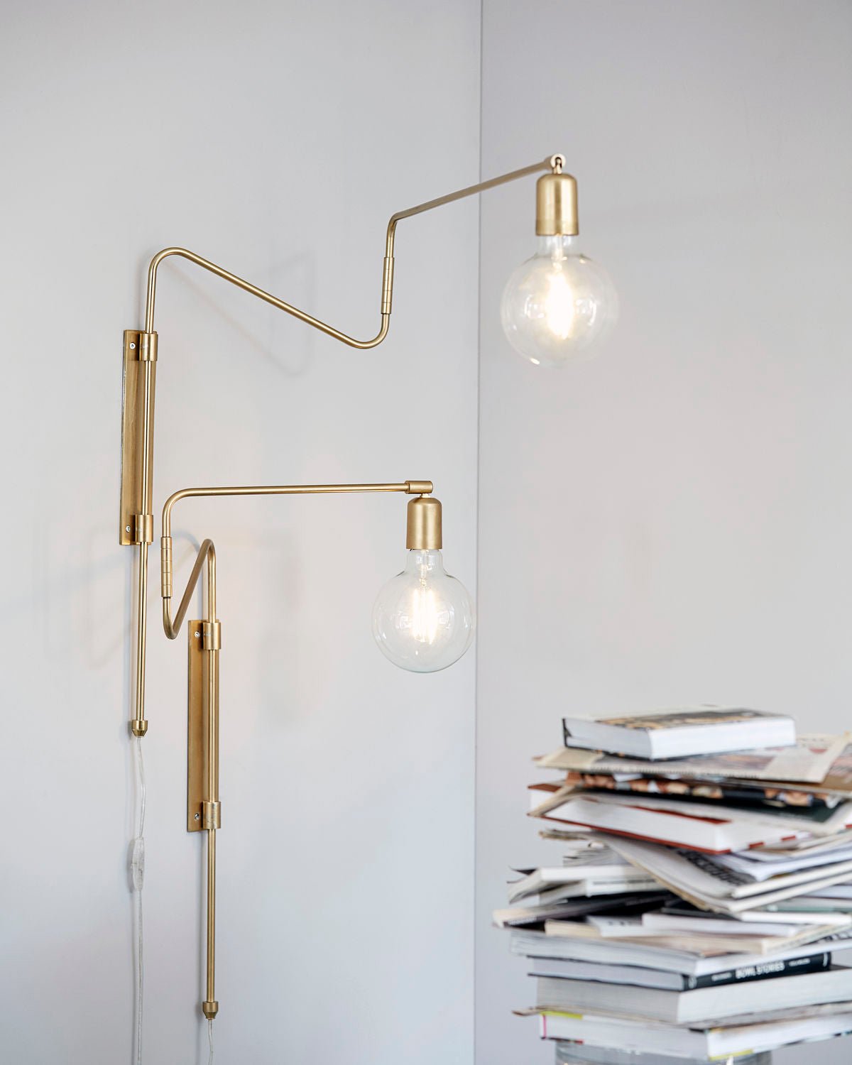 WOW Swing Wall Lamp