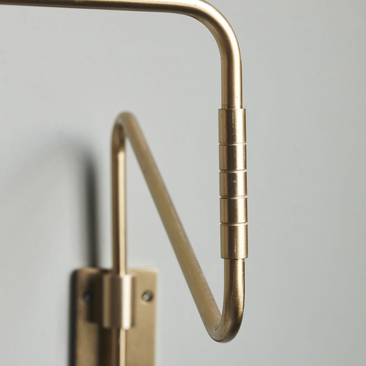 WOW Swing Wall Lamp