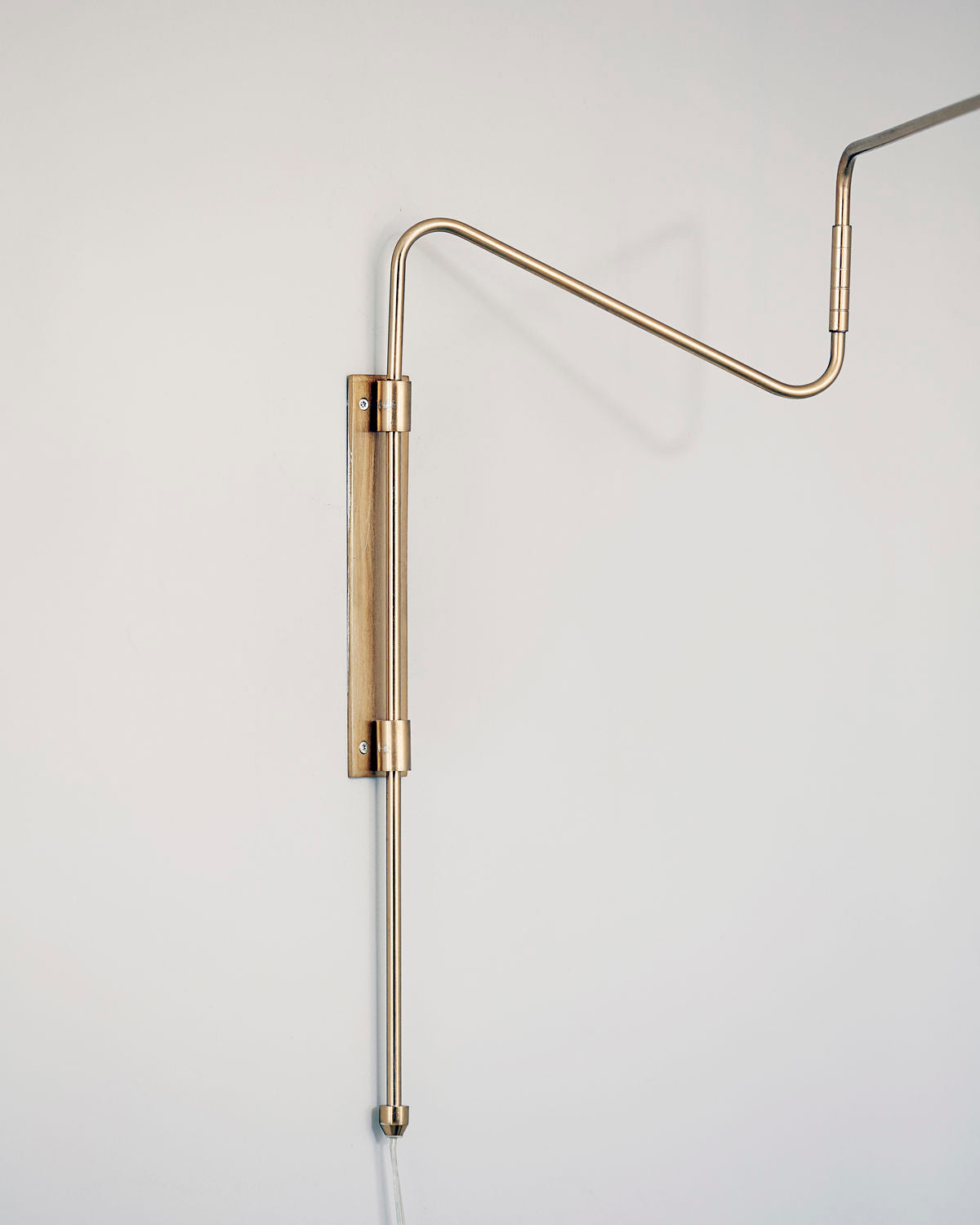 WOW Swing Wall Lamp
