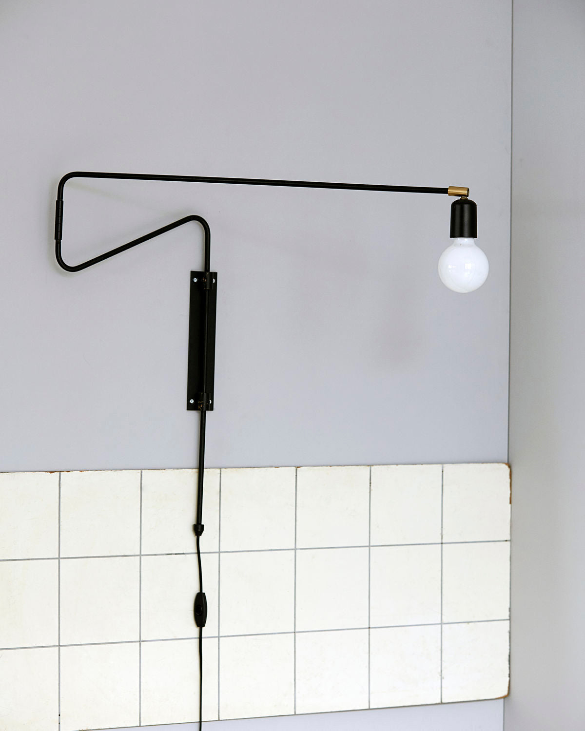 WOW Swing Wall Lamp
