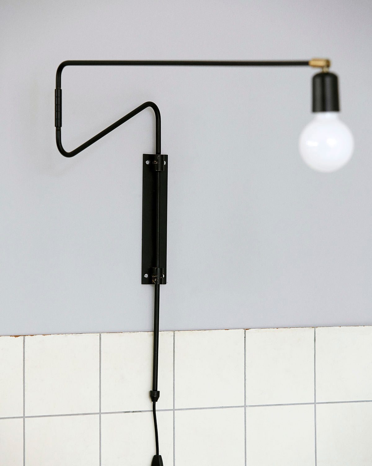WOW Swing Wall Lamp