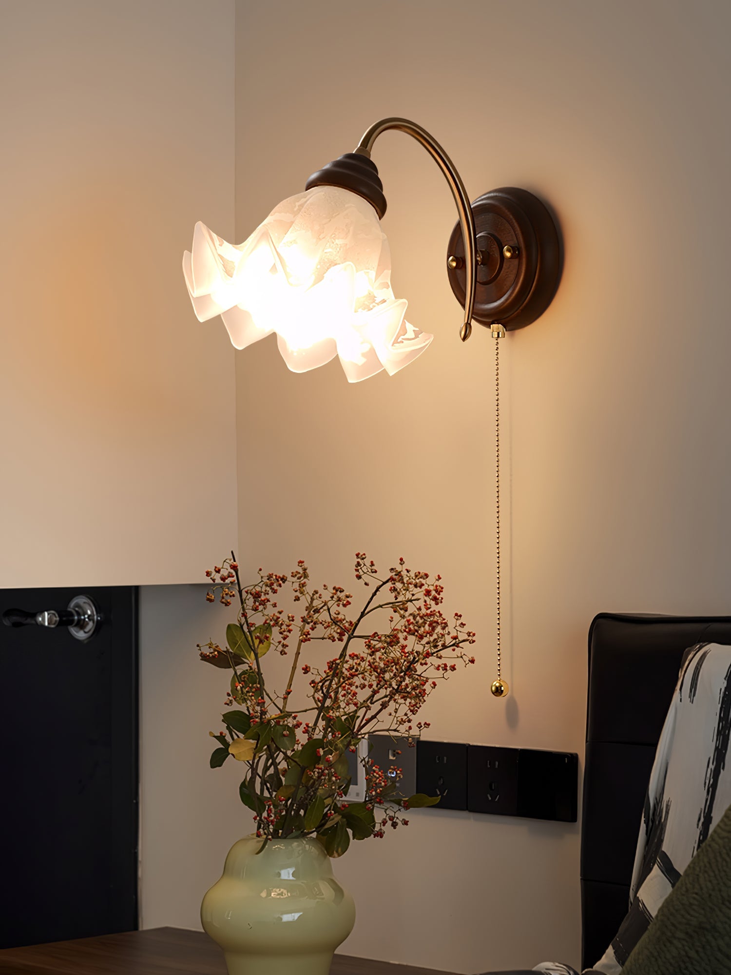 WOW Sylphine Wall Lamp