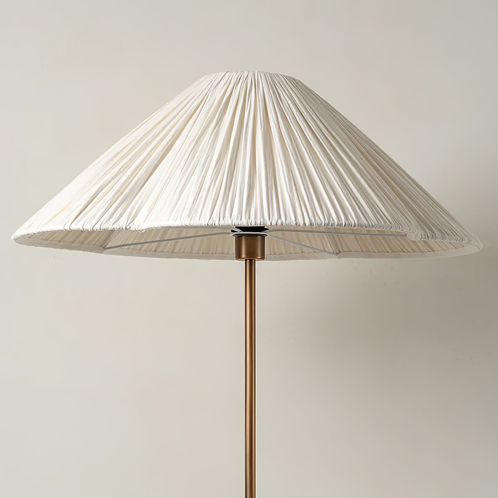 WOW Tansu Floor Lamp