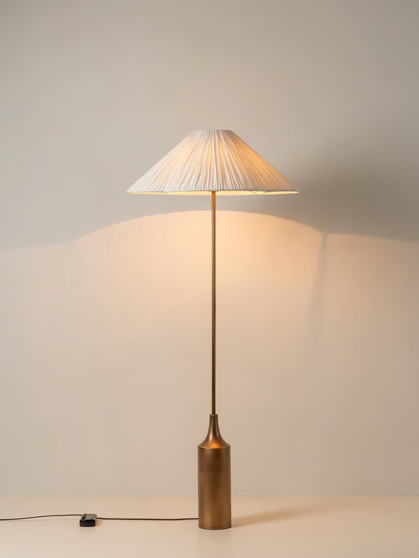 WOW Tansu Floor Lamp