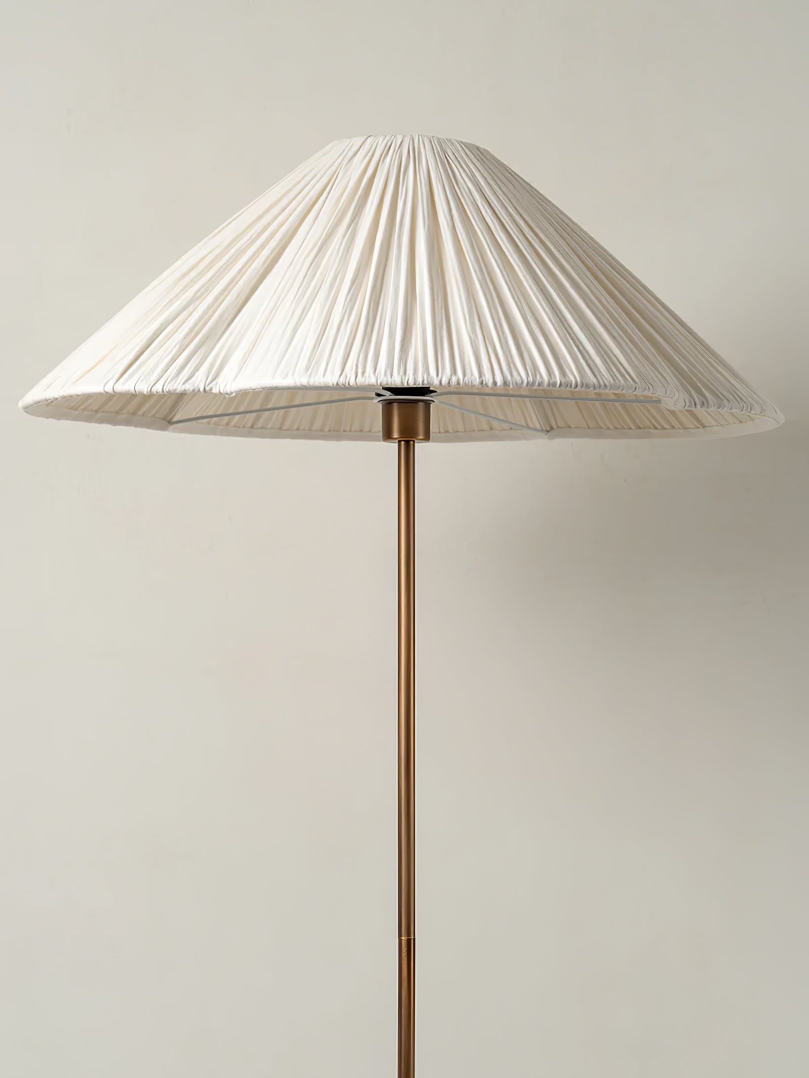 WOW Tansu Floor Lamp