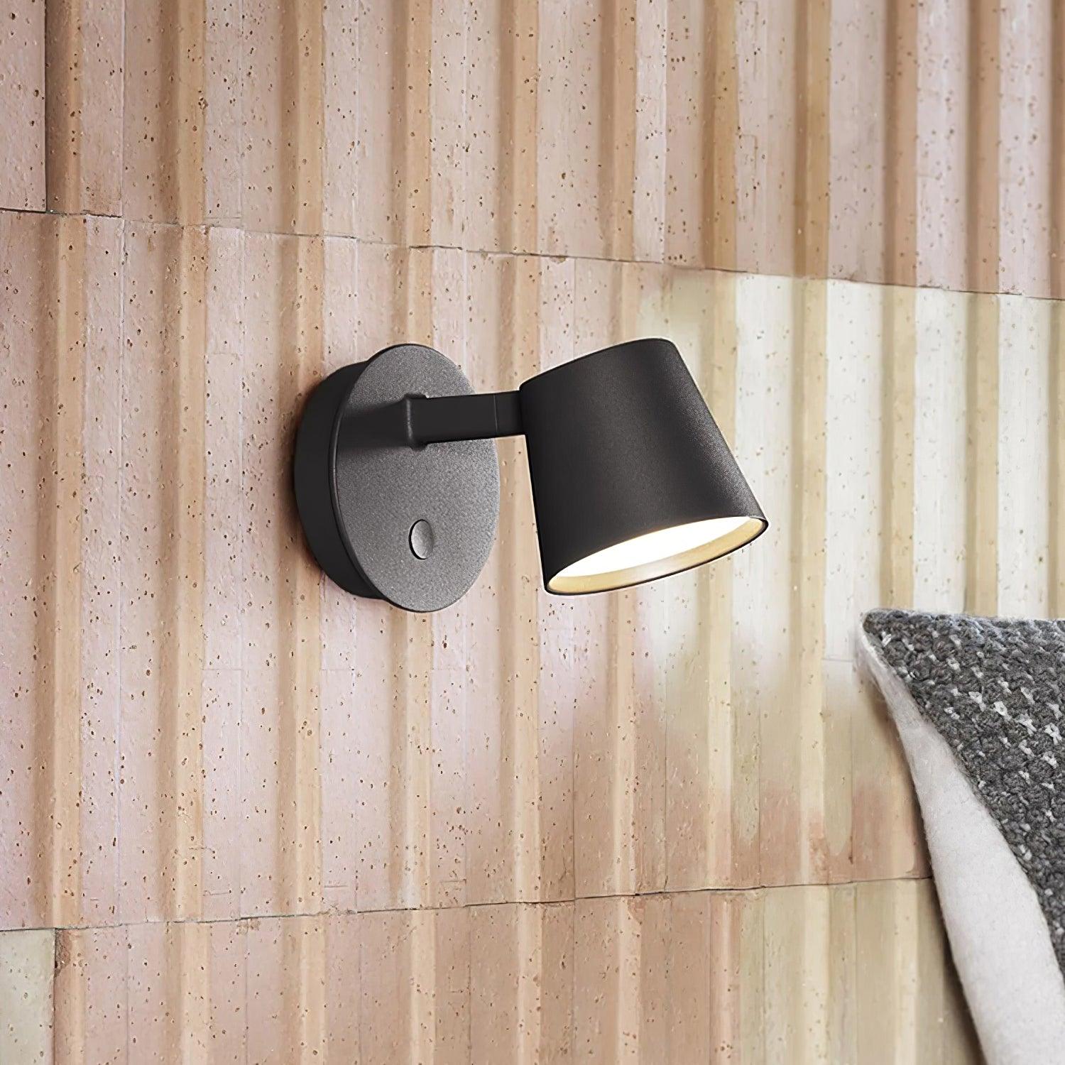 WOW Tip Wall Lamp