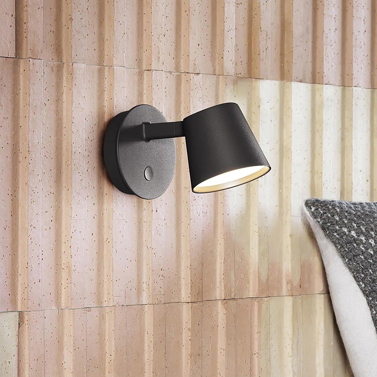 WOW Tip Wall Lamp