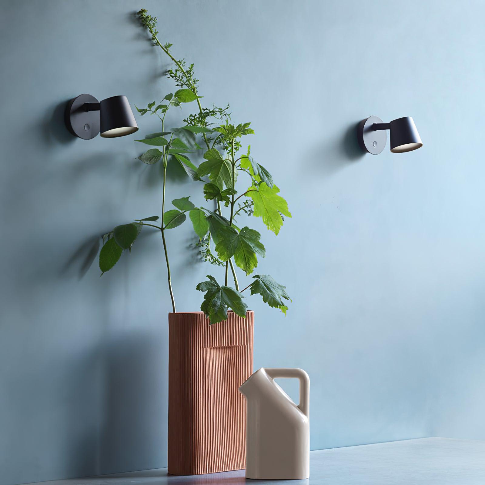 WOW Tip Wall Lamp