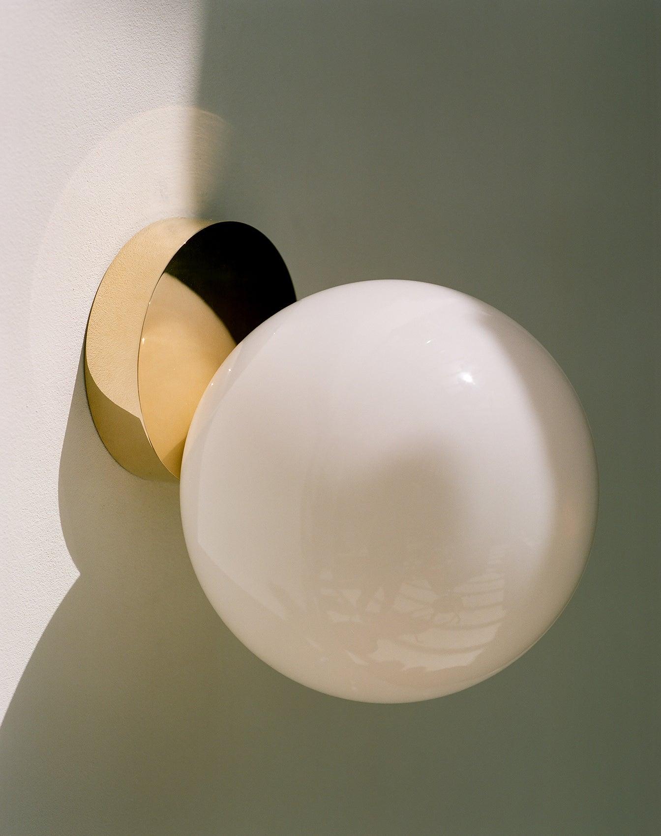 WOW Tip of The Tongue Wall Lamp