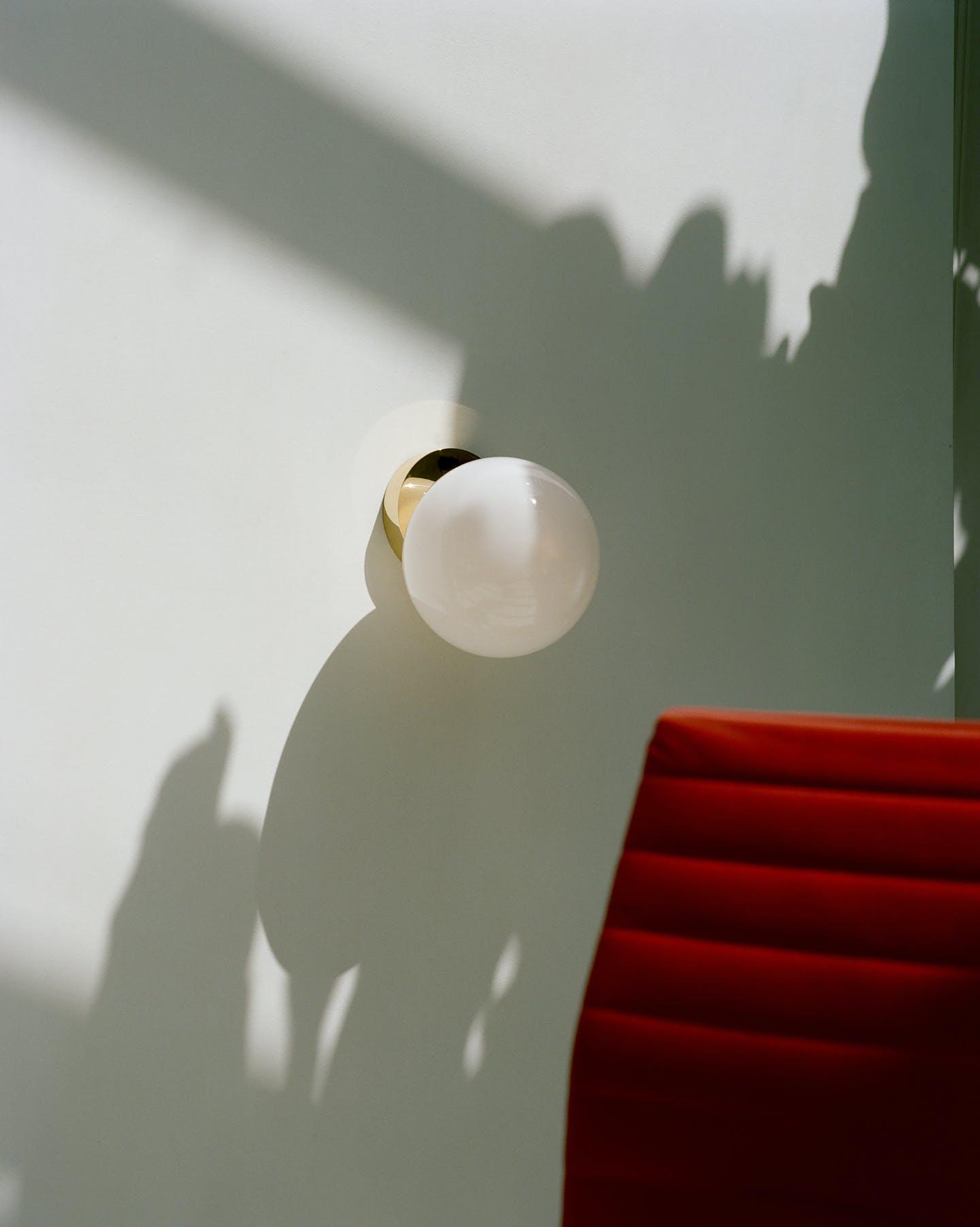 WOW Tip of The Tongue Wall Lamp