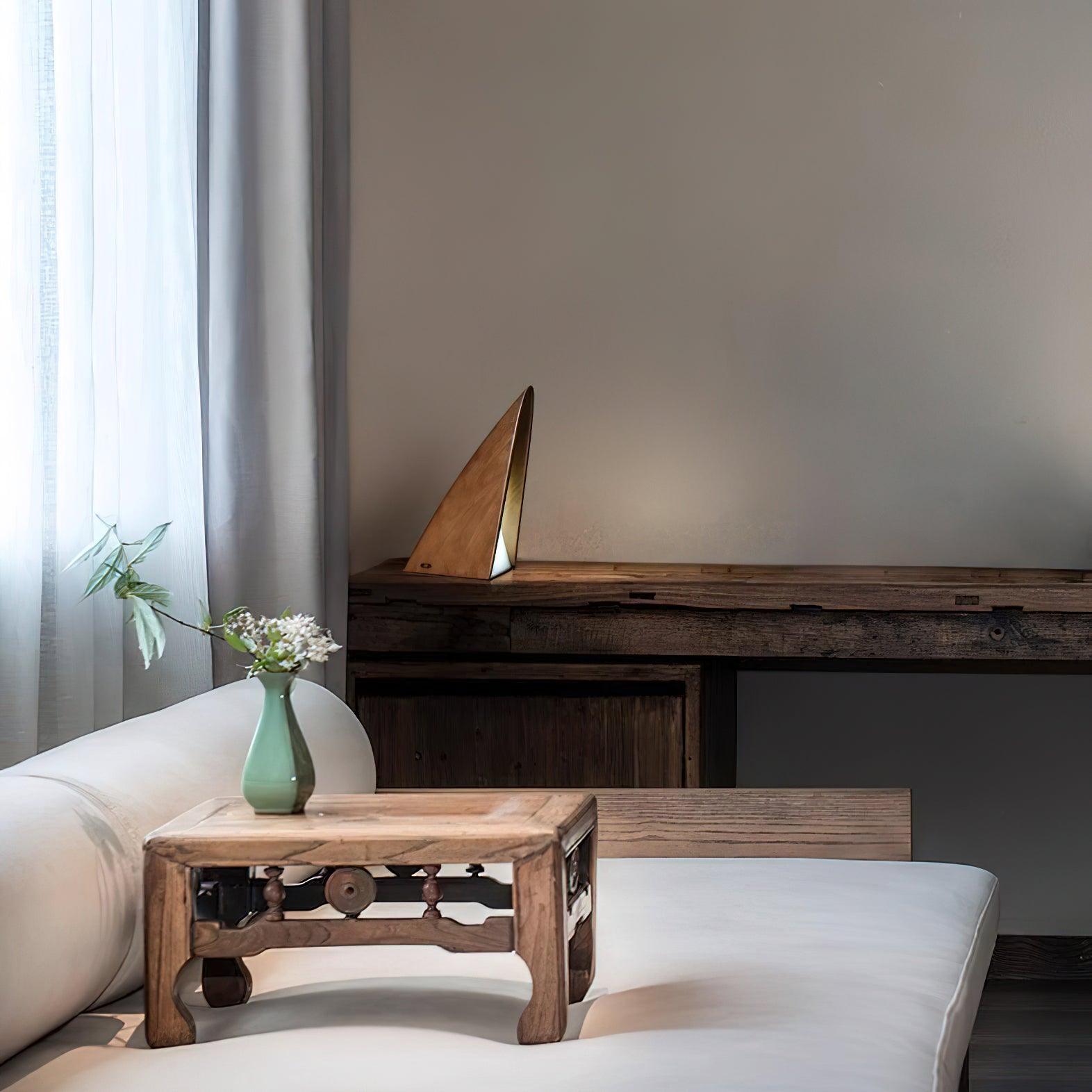 Wow Triangular Table Lamp