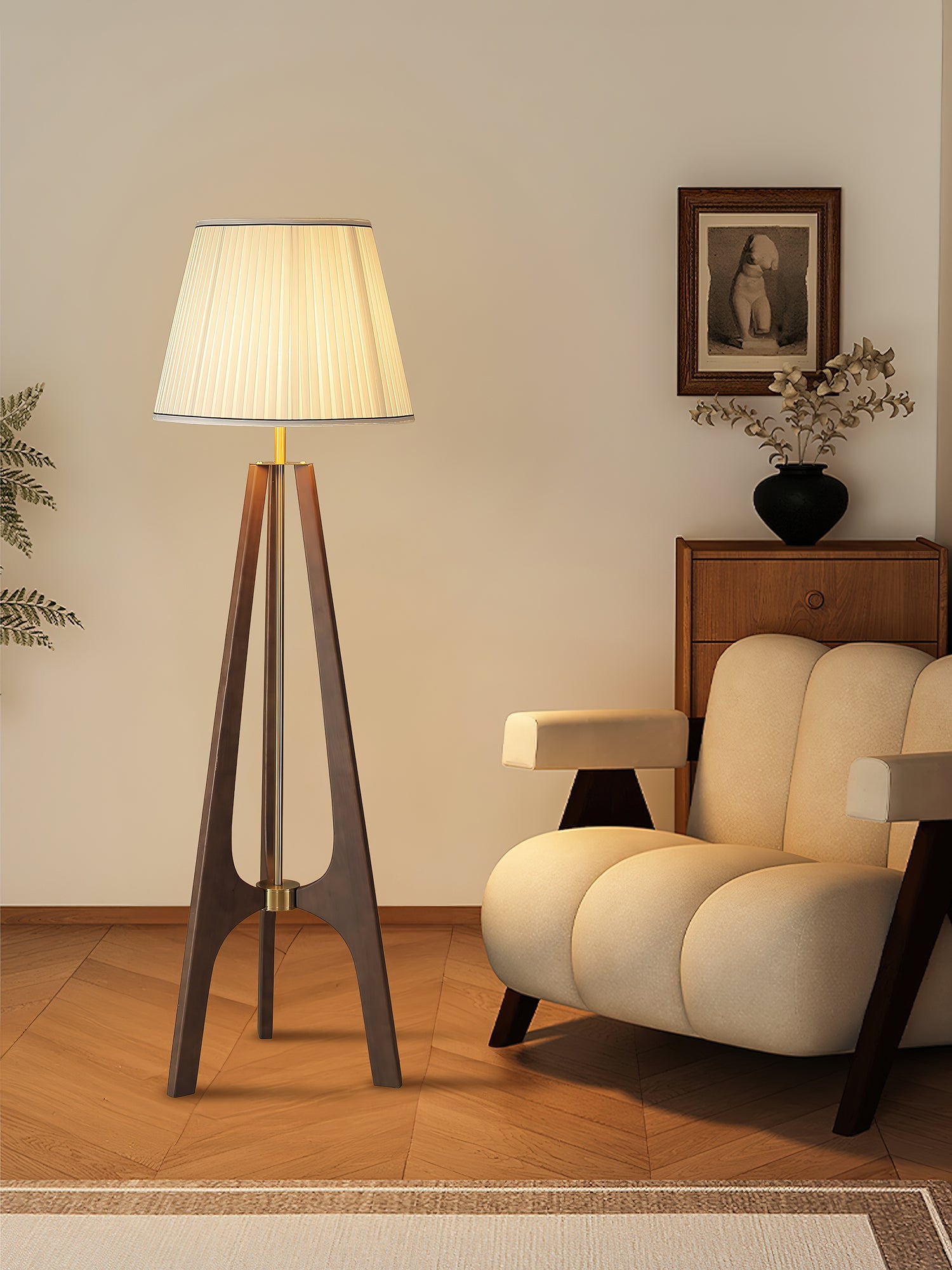 WOW Trivelle Tripod Floor Lamp