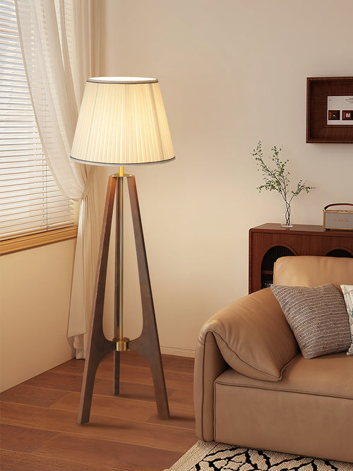 WOW Trivelle Tripod Floor Lamp