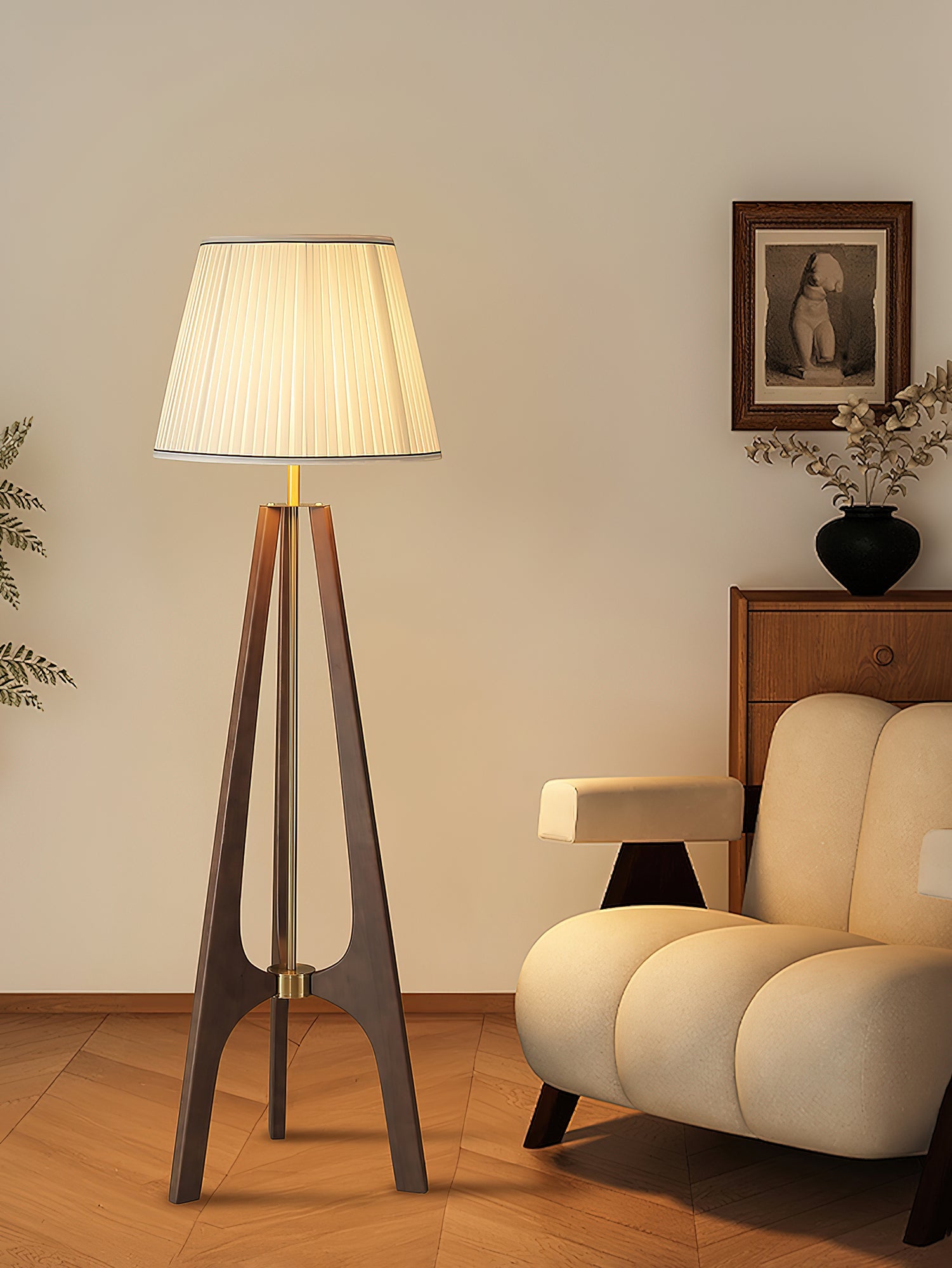 WOW Trivelle Tripod Floor Lamp