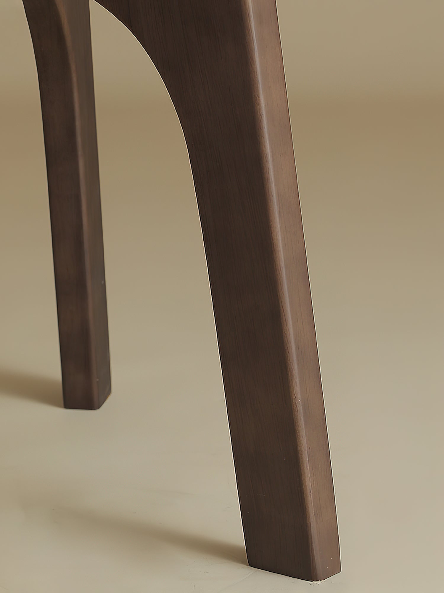 WOW Trivelle Tripod Floor Lamp