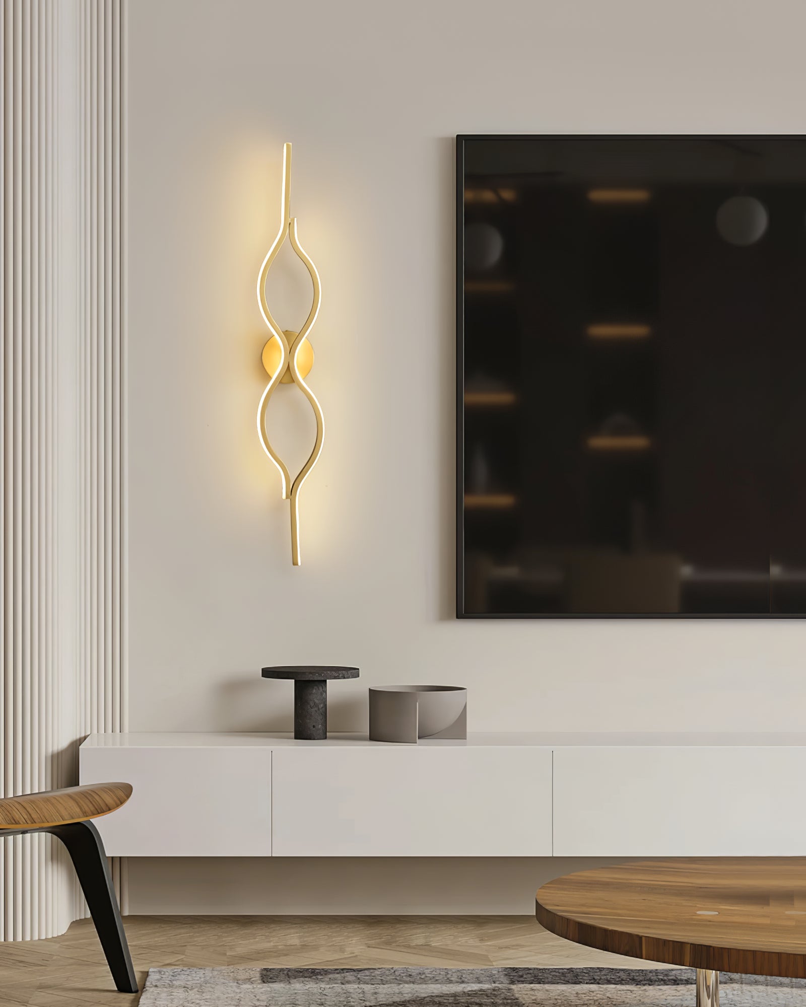 WOW Twist Brass Wall Light