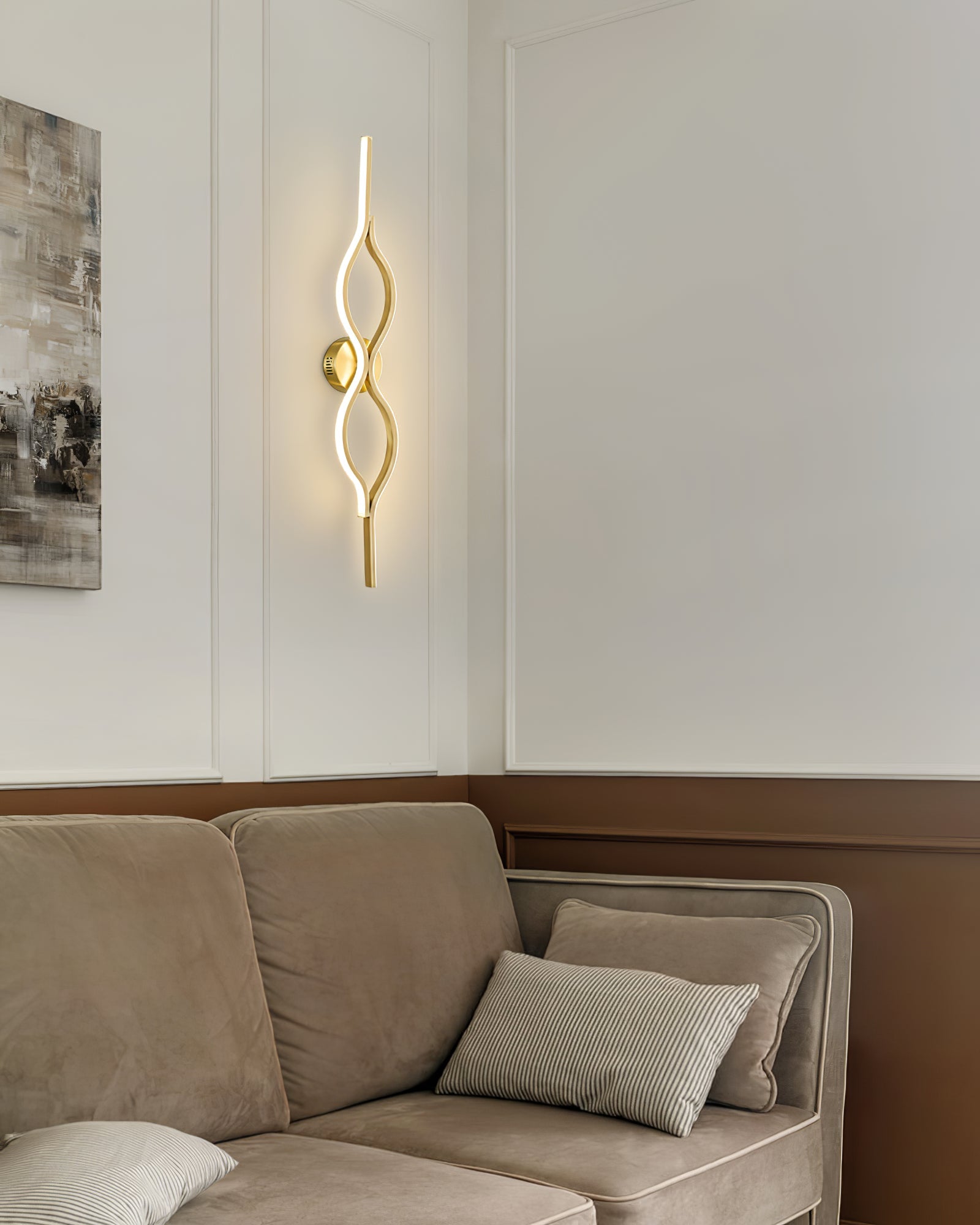 WOW Twist Brass Wall Light