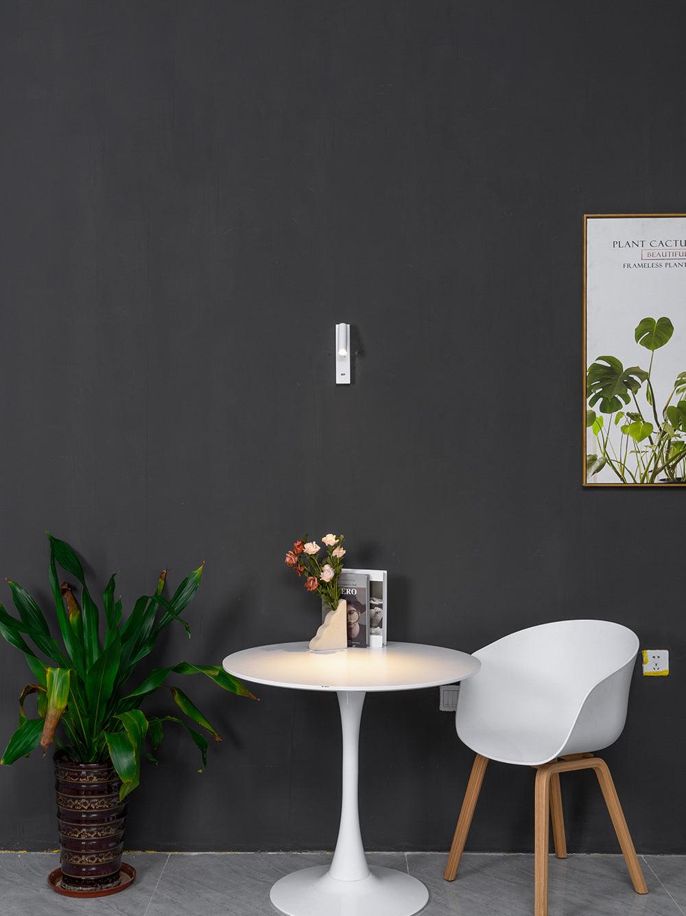 WOW Uno Wall Lamp