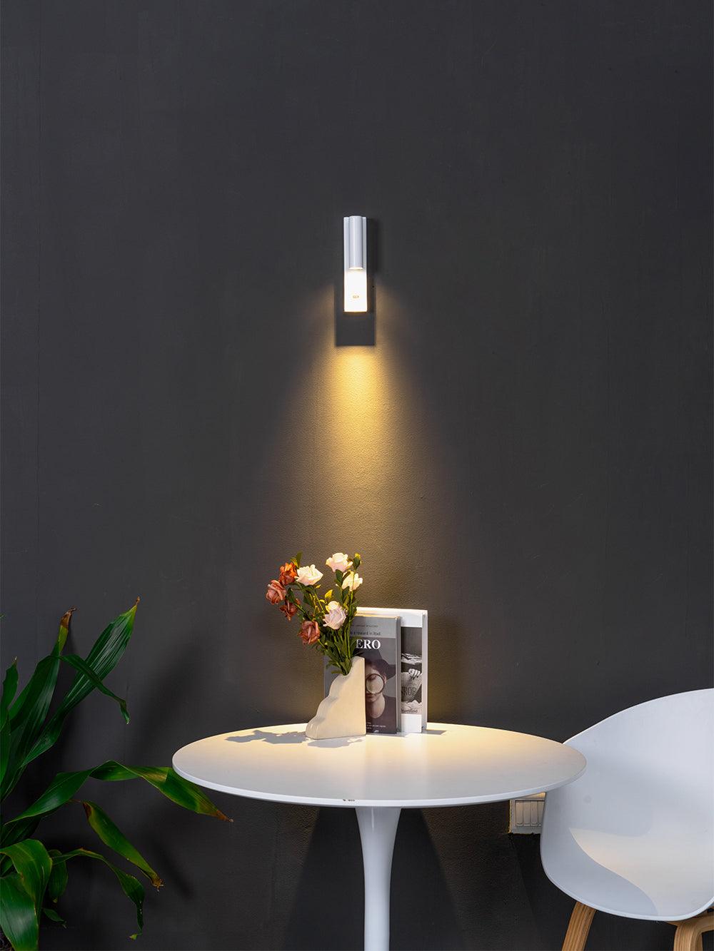 WOW Uno Wall Lamp