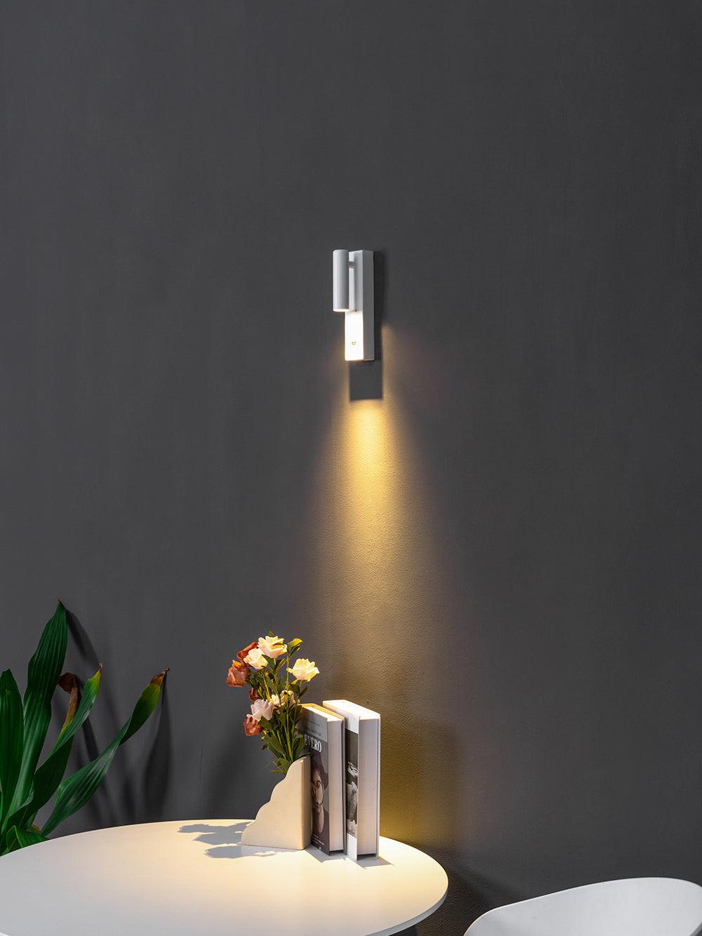 WOW Uno Wall Lamp