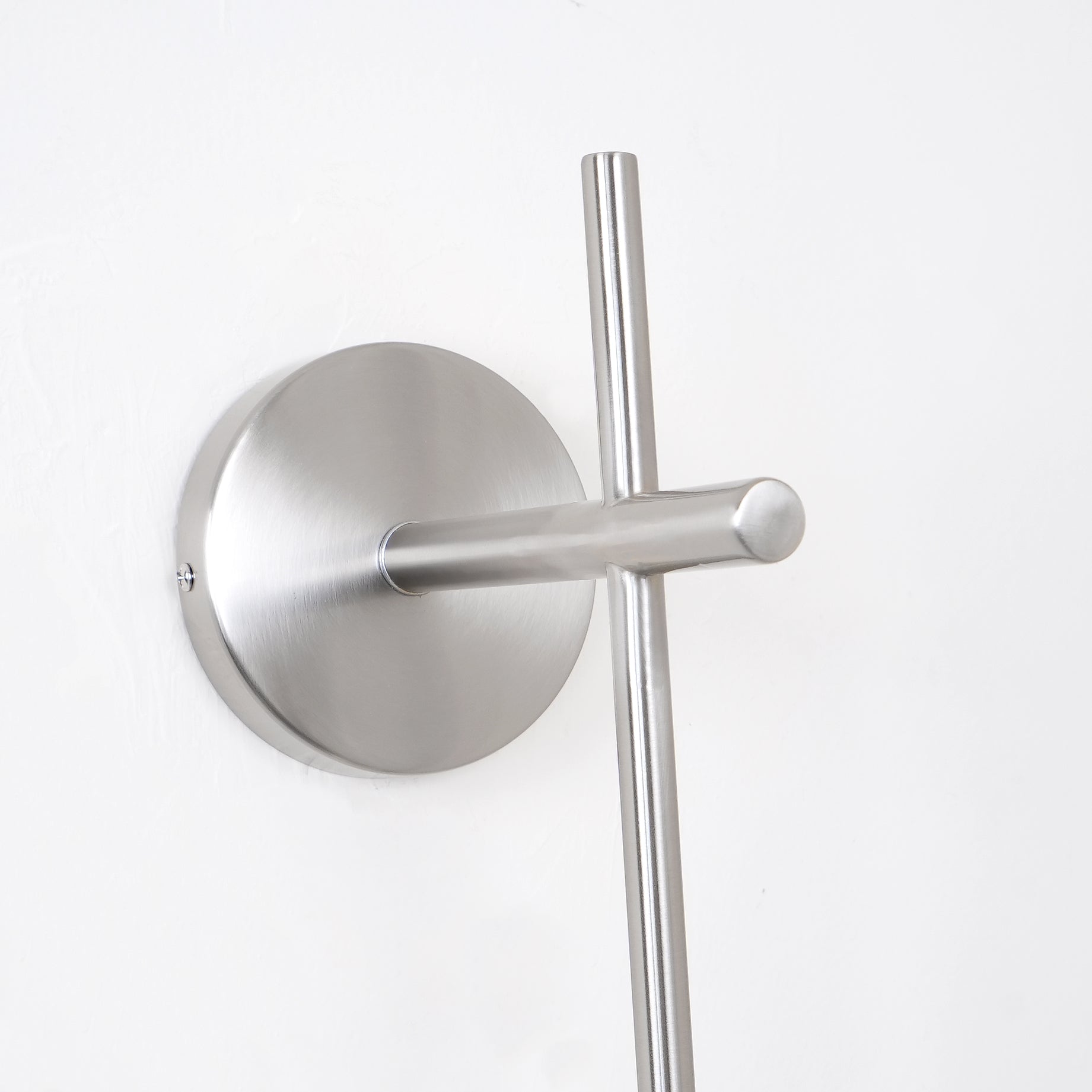WOW Vertical Globe Wall Lamp