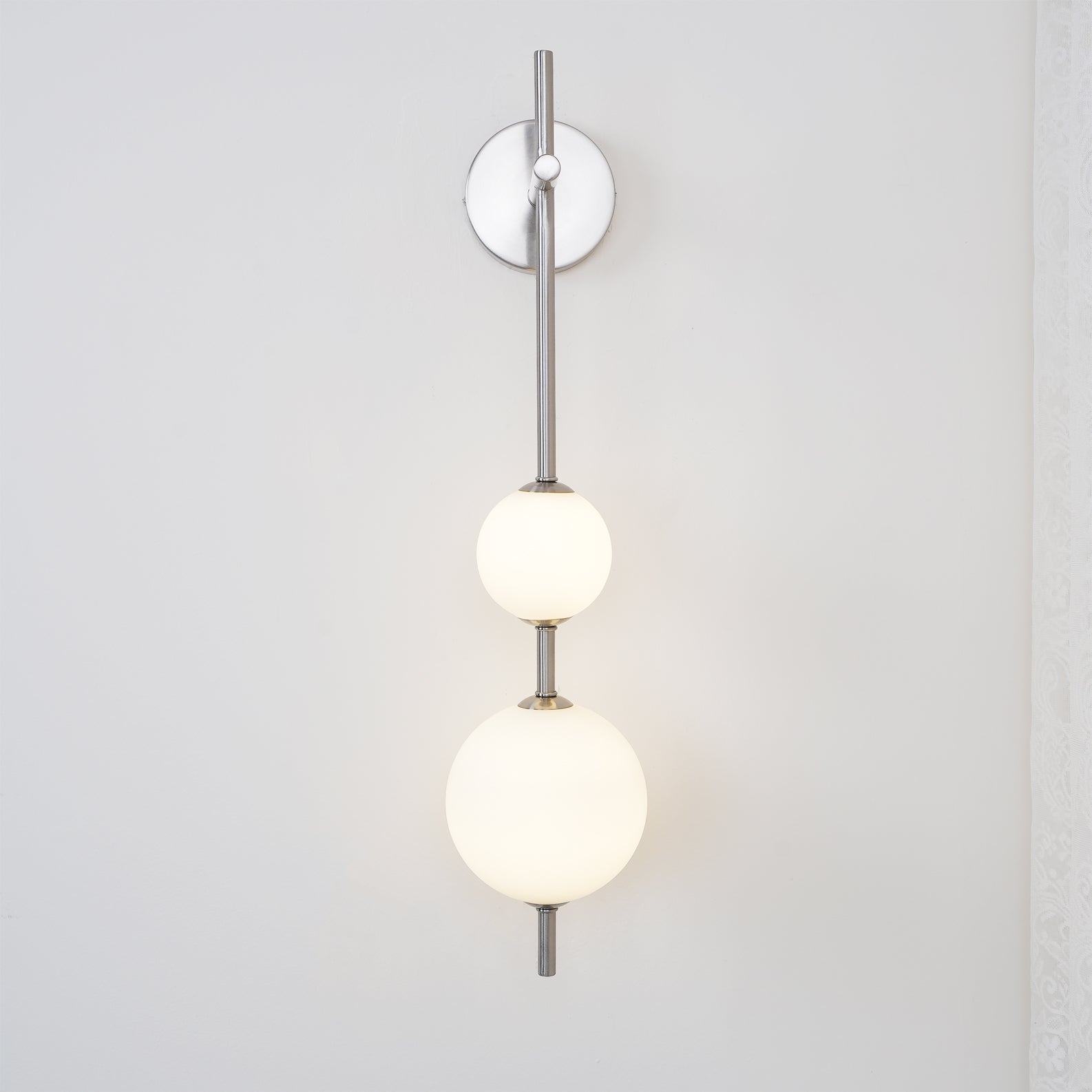 WOW Vertical Globe Wall Lamp