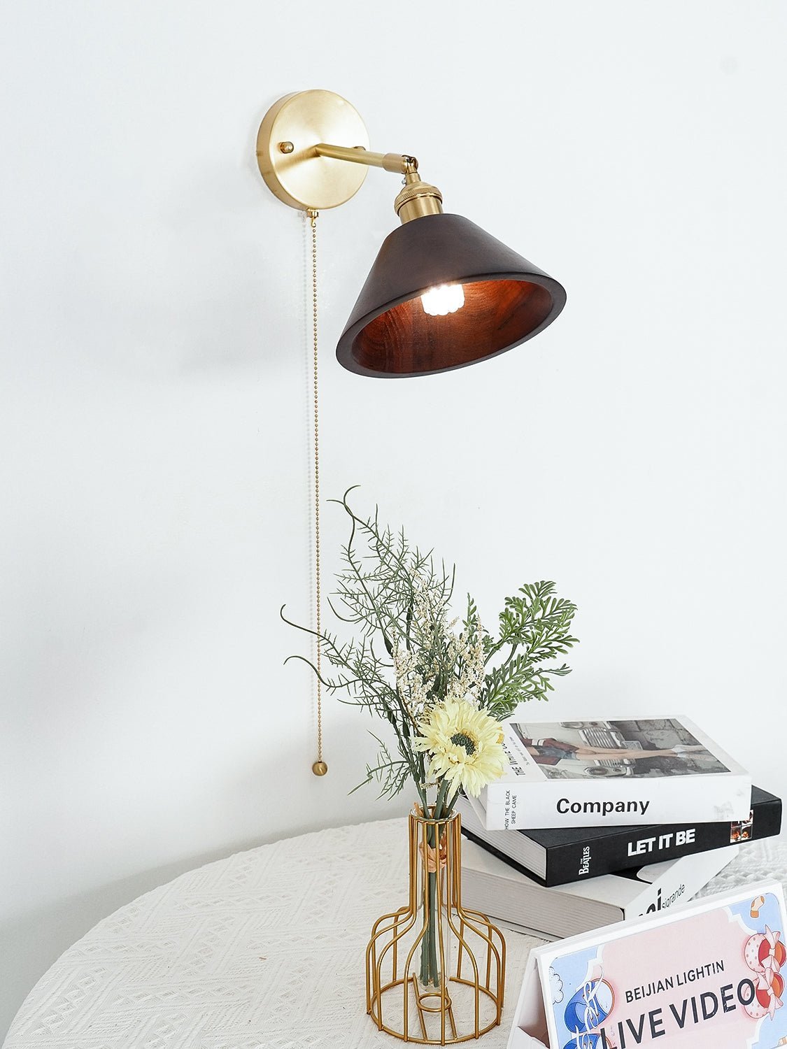 WOW Vintage Wood Plug-in Wall Lamp