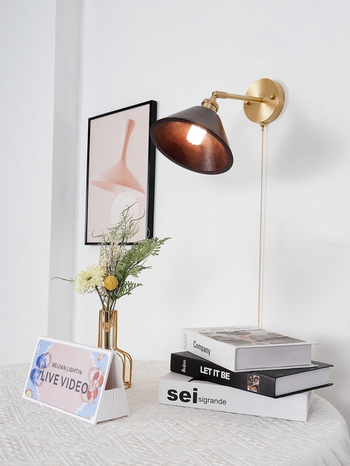 WOW Vintage Wood Plug-in Wall Lamp