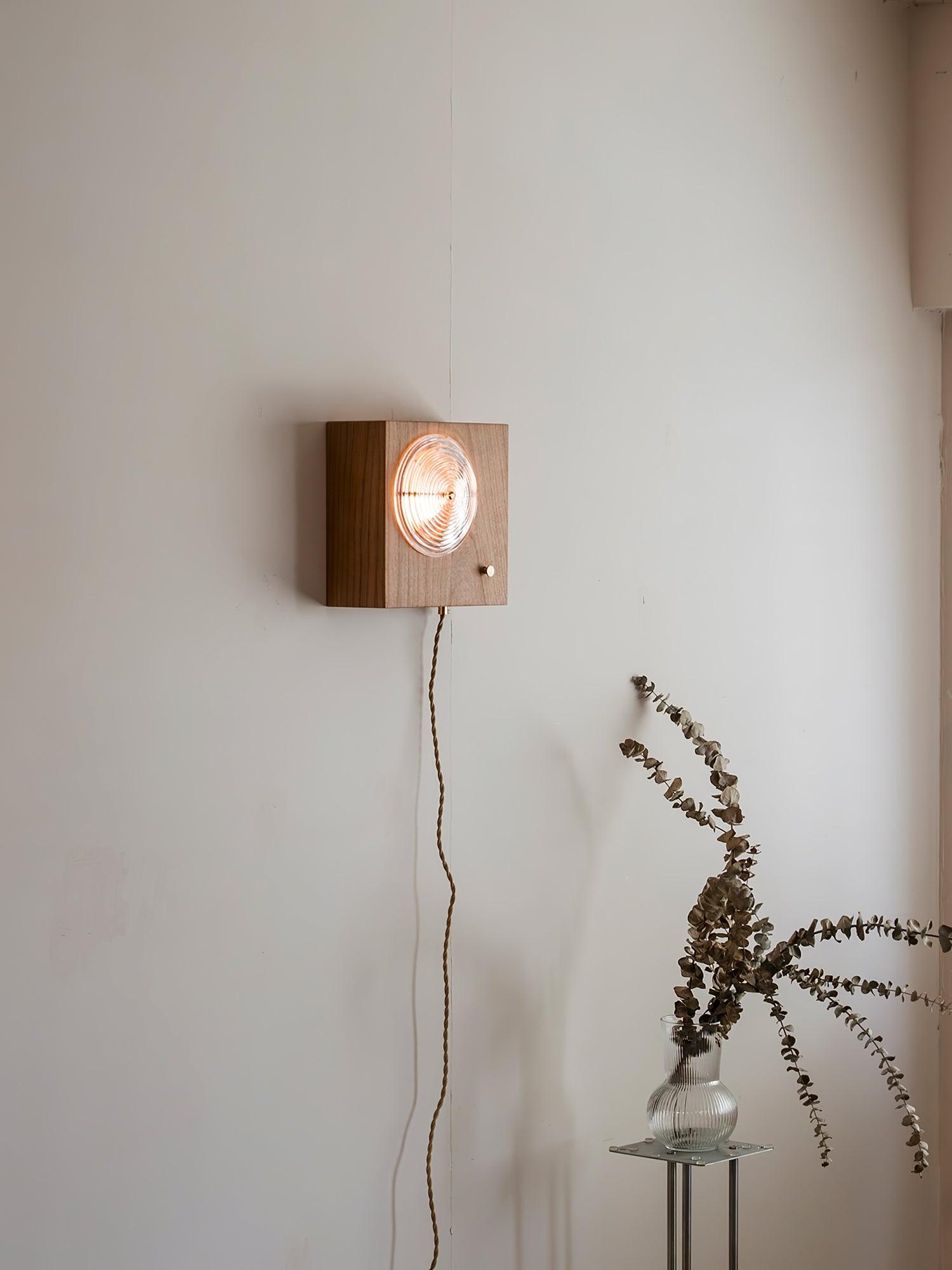 WOW Vintage Camera Wall Lamp