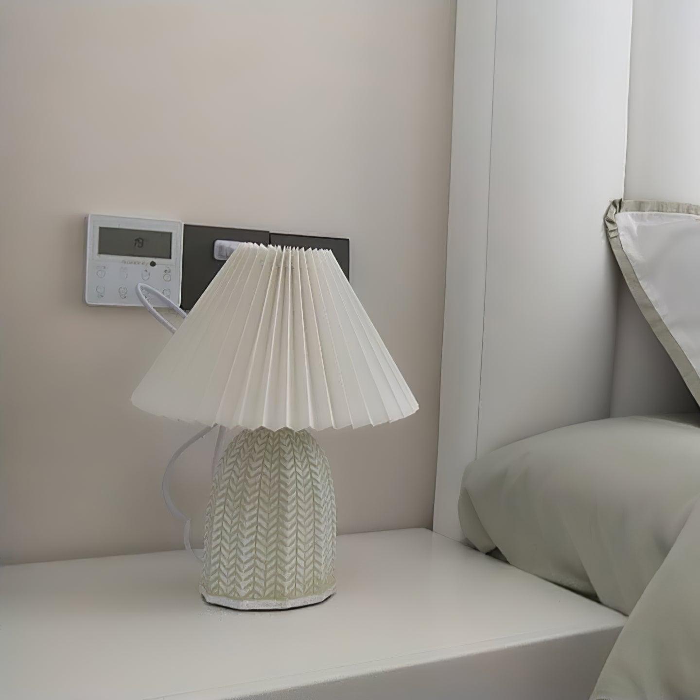 WOW Vintage Pleated Table Lamp