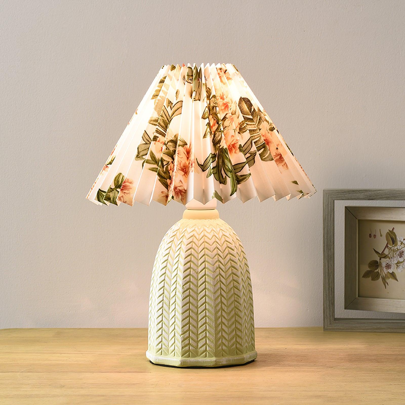 WOW Vintage Pleated Table Lamp
