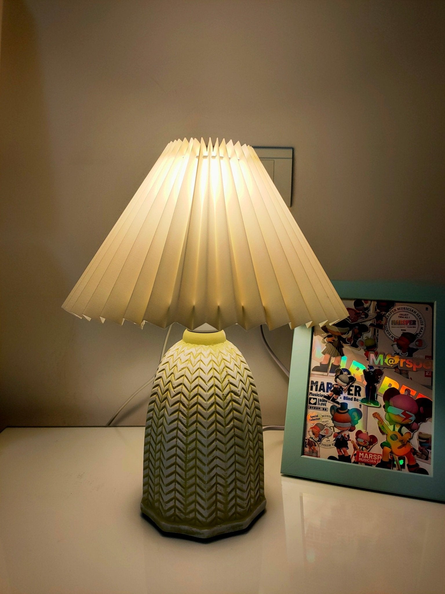 WOW Vintage Pleated Table Lamp